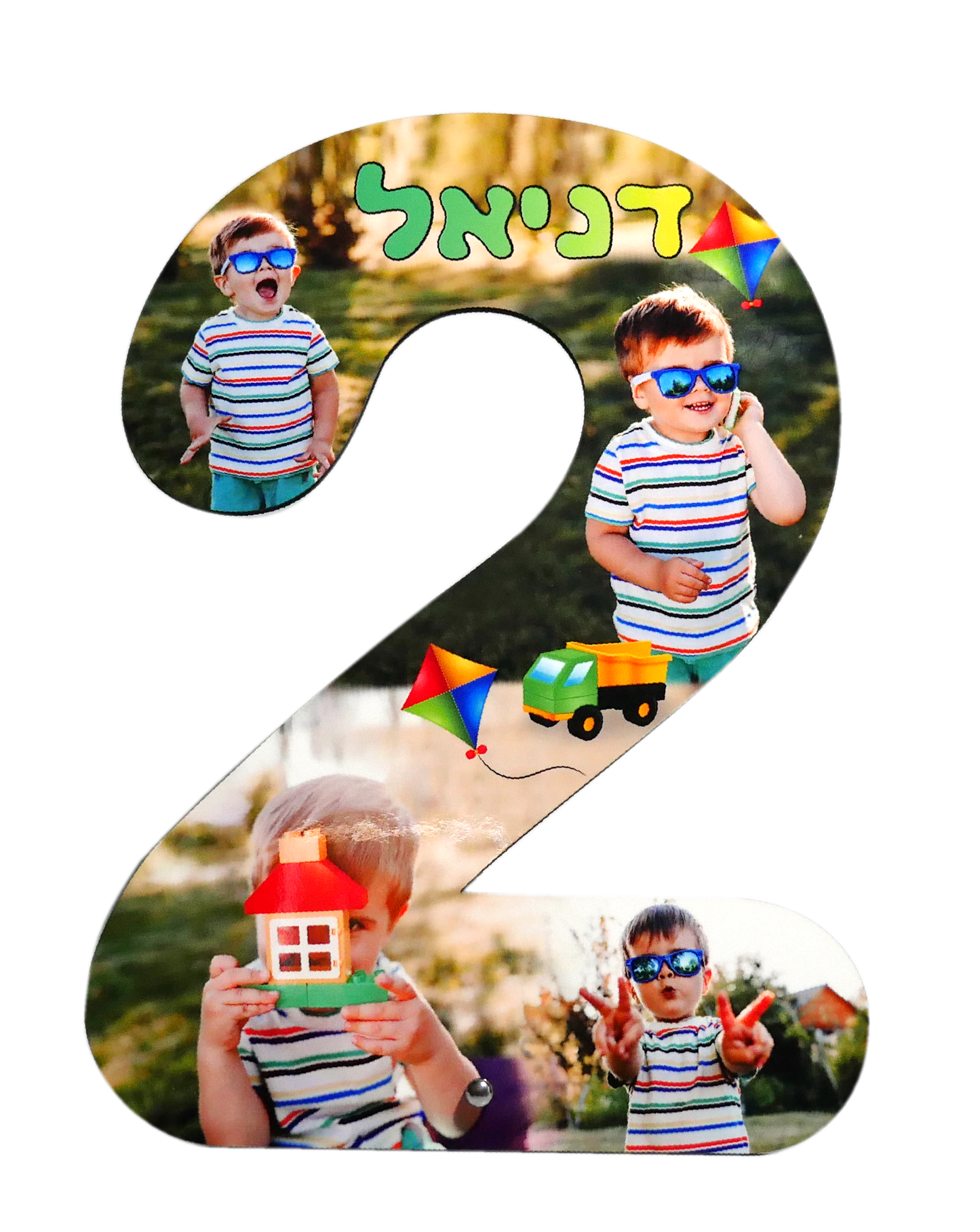 קולאז' תמונות אישי על זוג מעמדי עץ בצורת מספרים