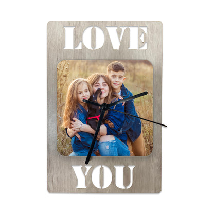 שעון עץ בעיצוב אישי עם חיתוך לייזר LOVE YOU